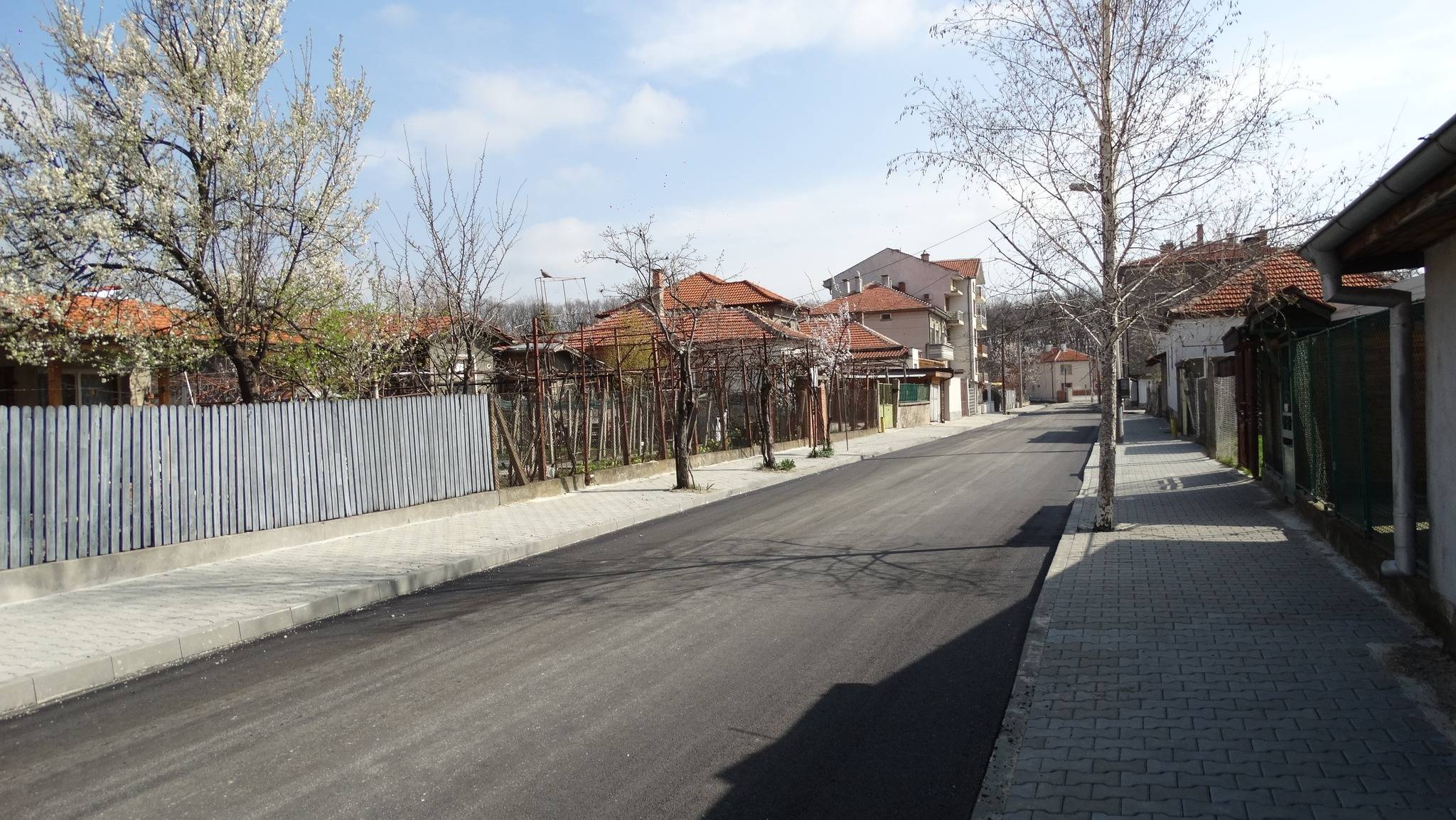 В Нова Загора работят активно по завършване на ремонтите по улици`